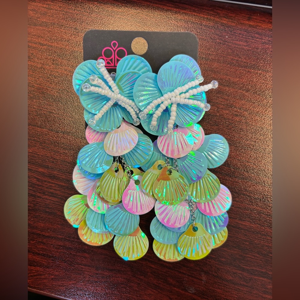 Beautiful Paparazzi Mermaid Earrings